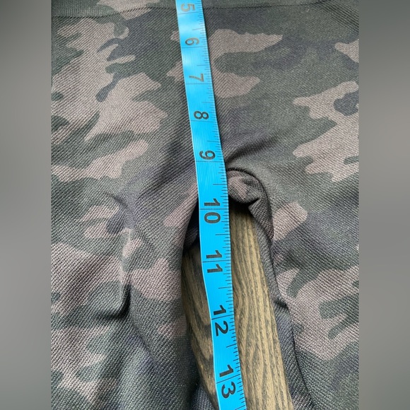 SPANX Black Gray Camo Legging Size Small - Picture 8 of 9